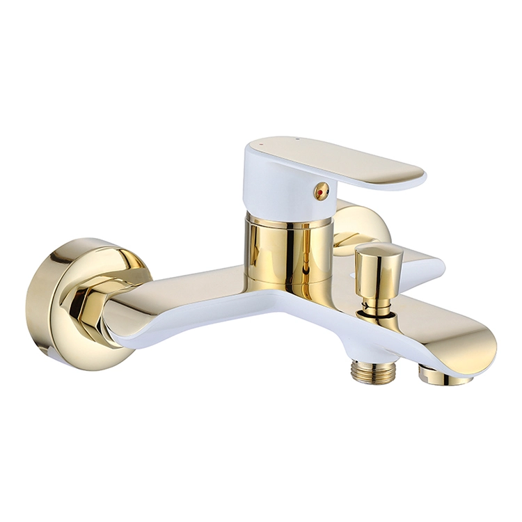 Il set di rubinetti per la vasca da bagno a cascata è innovativa nel design del bagno?