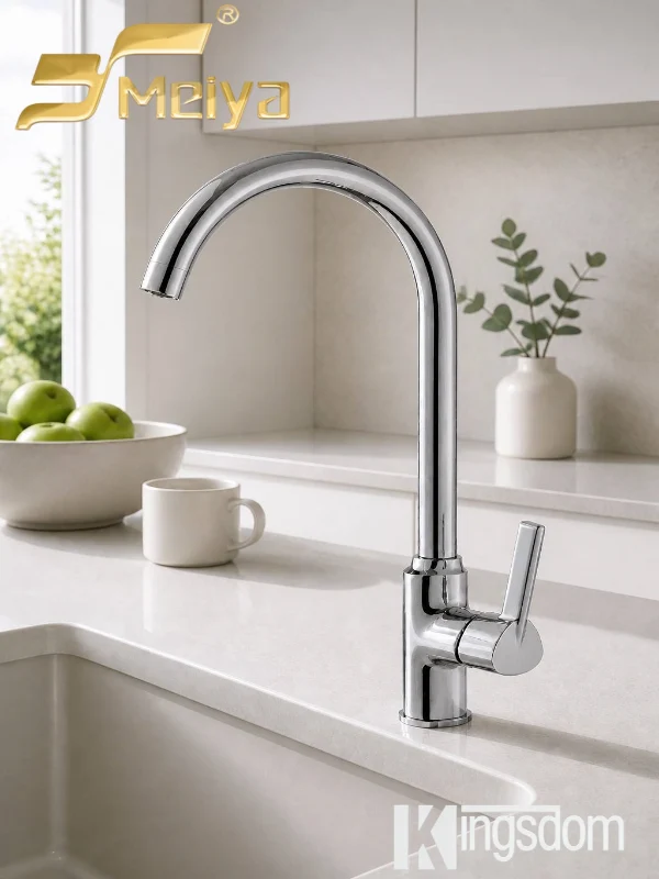 Elegante rubinetto da cucina a collo d'oca ad arco alto